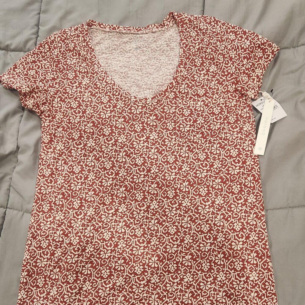 NWT Women's Vneck shirt soft - Caslon size Small  from Nordstrom